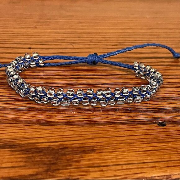 NEW Clear & Silver Beaded Macrame Handmade Adjustable Beaded Bracelet - Picture 2 of 6